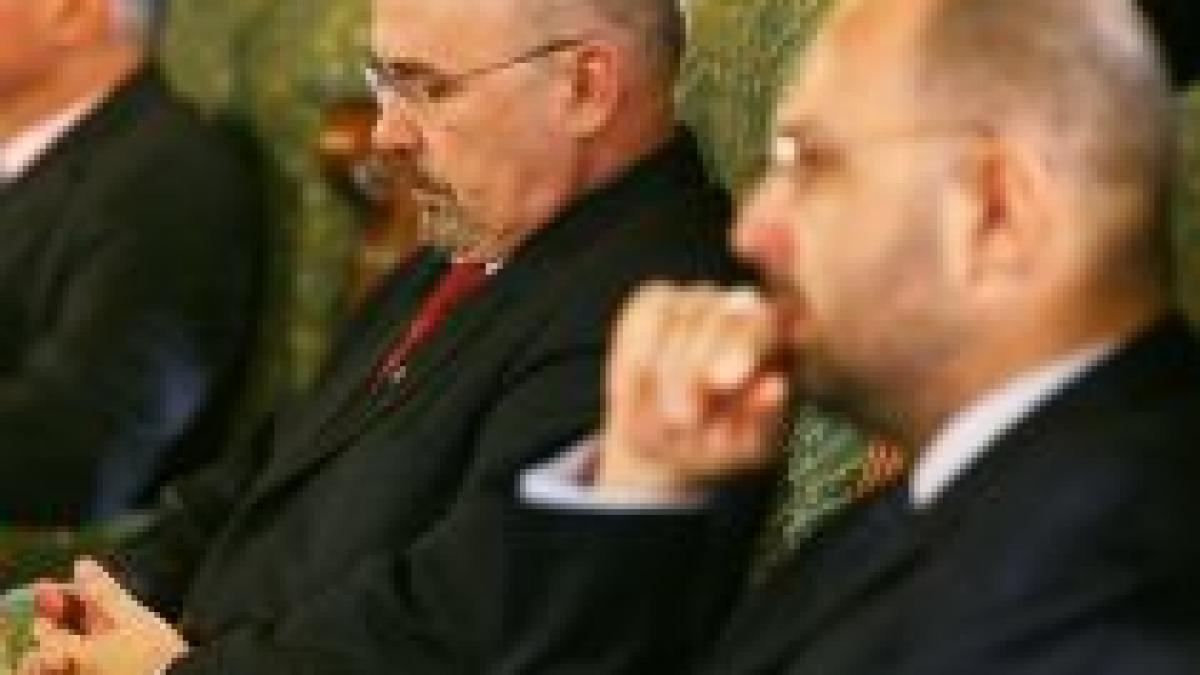 psd si udmr bat cuiele in cosciugul guvernarii boc sustin motiunea de cenzura a pnl video