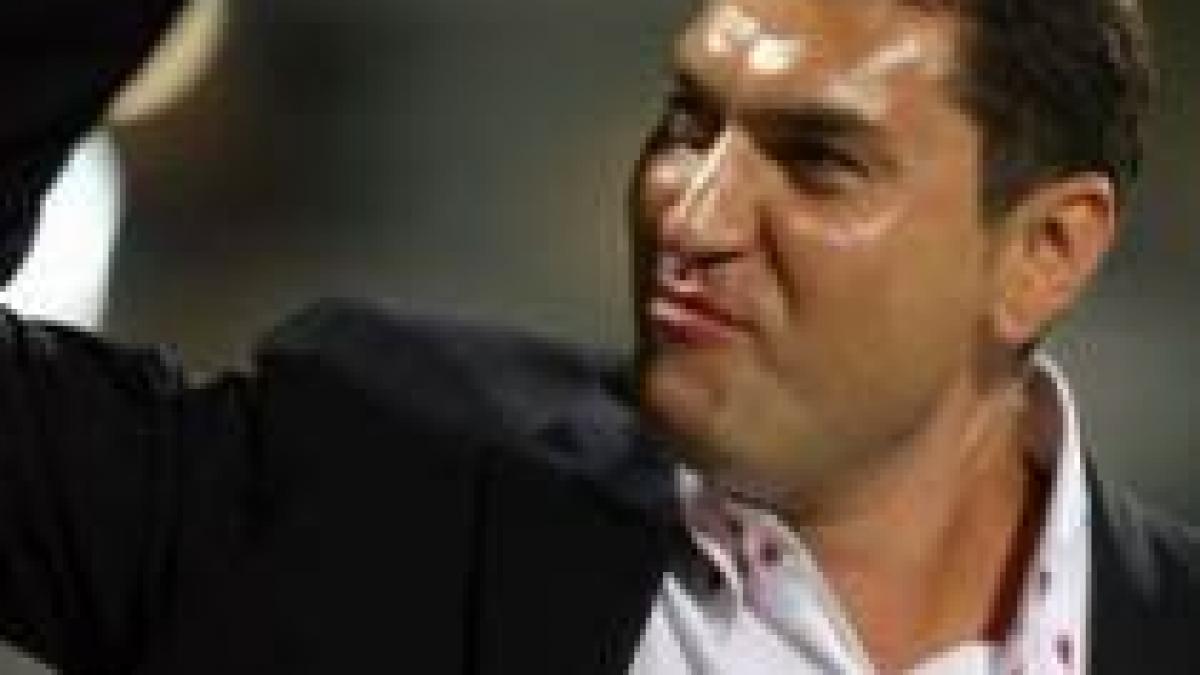 borcea i a pus gand rau lui dinu eu dau banii la echipa deci sunt seful