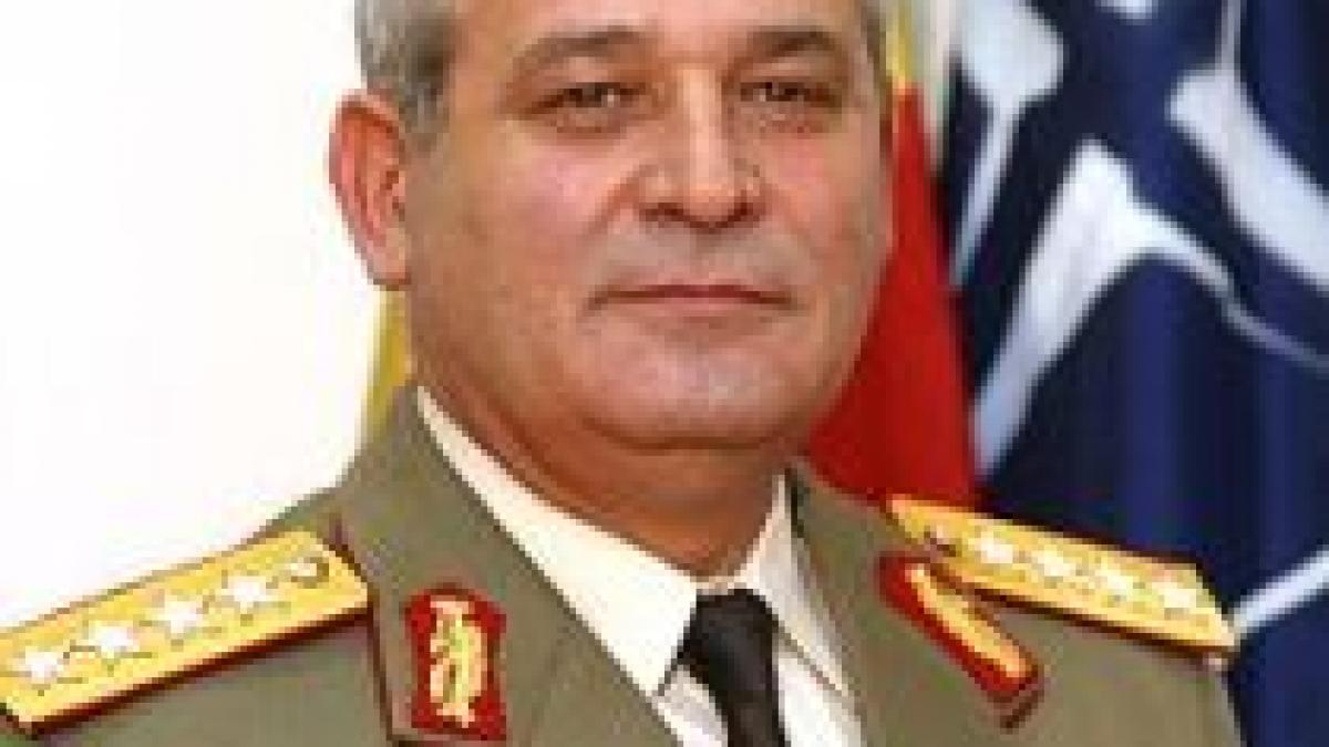 generalul badalan il ataca pe becali a venit ilegal la steaua el e huliganul nu suporterii