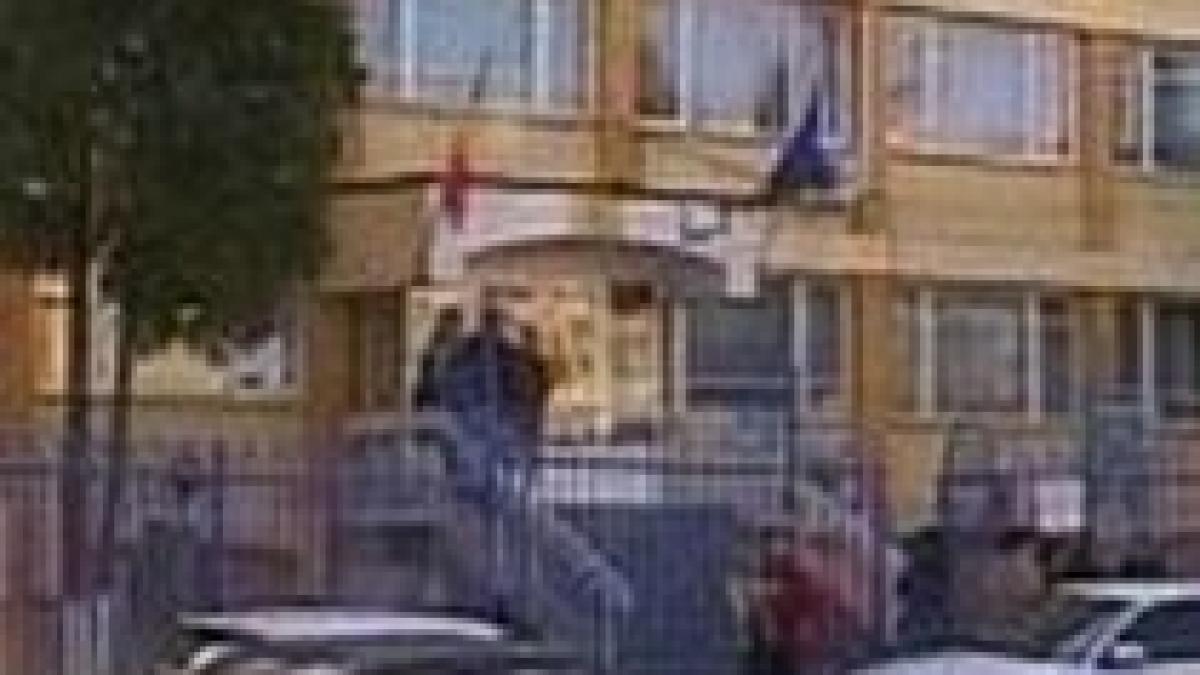 ancheta la o scoala din buzau dupa ce o fetita de 10 ani a cazut intr o toaleta