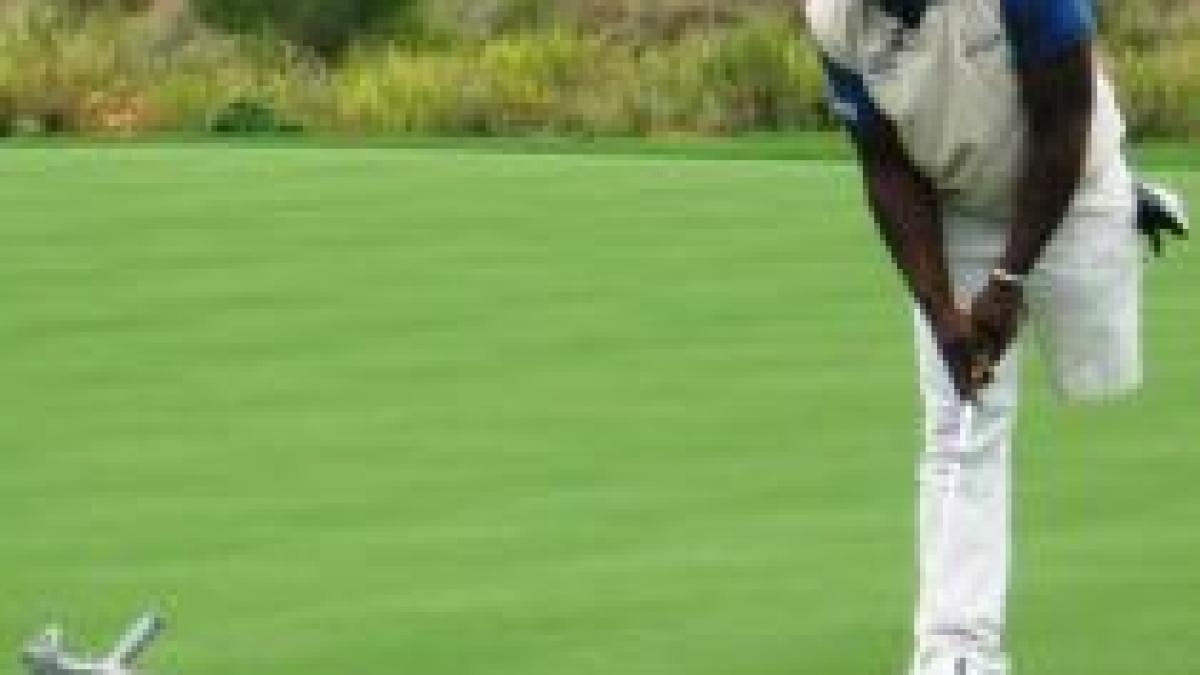campionul vointei joaca golf cu un picior lipsa cu concurenti fara dizabilitati video