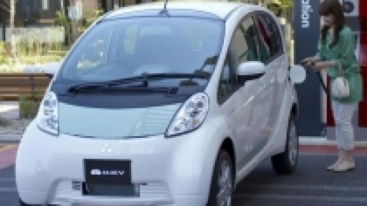 mitsubishi i miev desemnat automobilul electric al anului in marea britanie foto