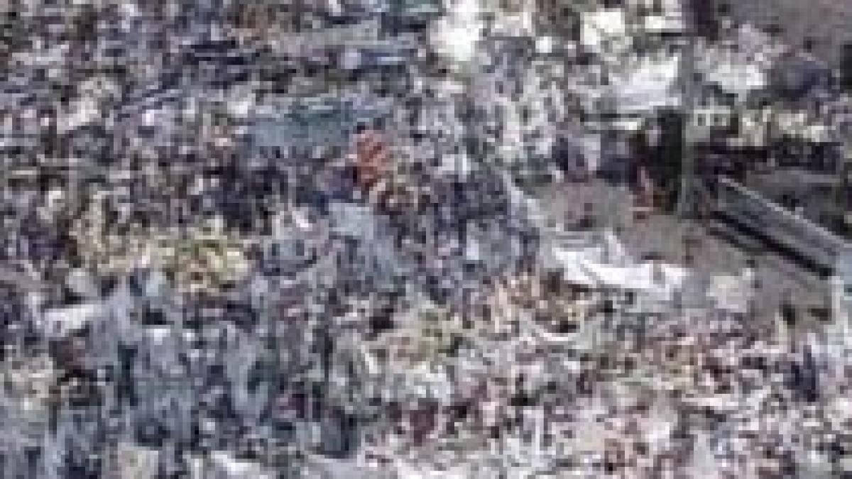 urla foamea n noi la 20 de ani de la revolutie 15 000 de oameni in piata victoriei video