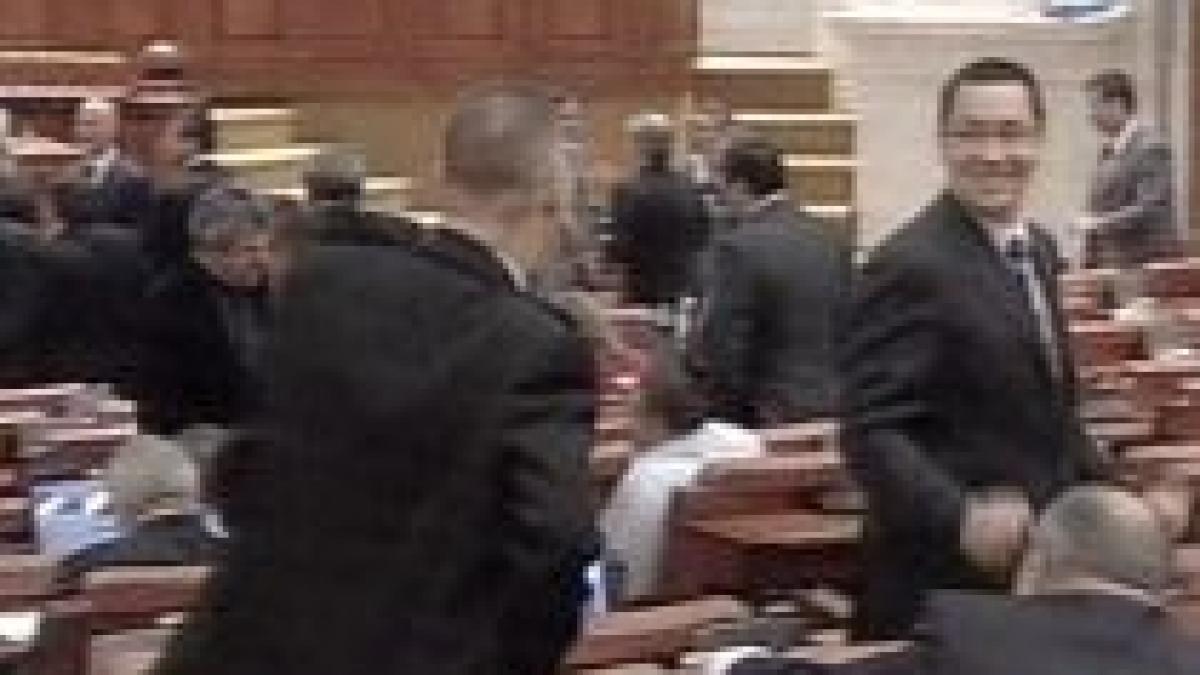 zi grea pentru anastase opozitia vrea sa blocheze referendumul lui basescu