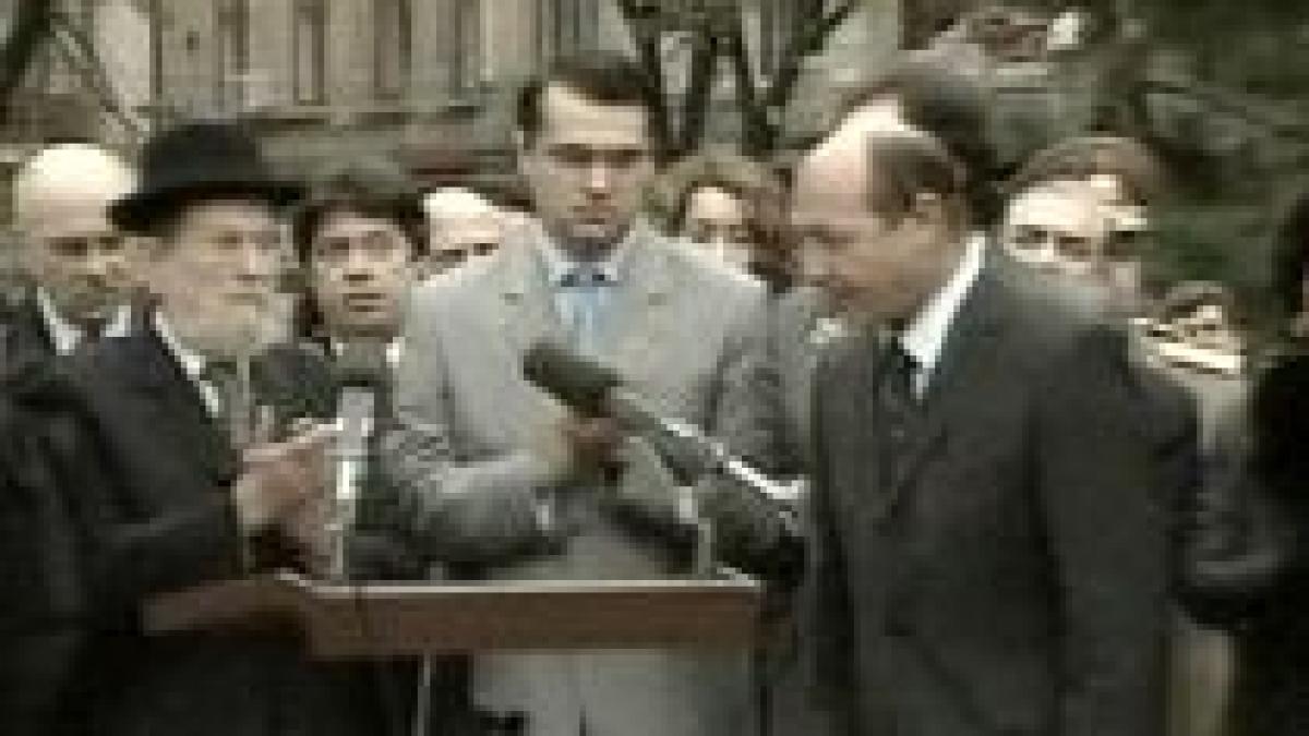traian basescu la inaugurarea memorialului holocaustului romania isi asuma trecutul video