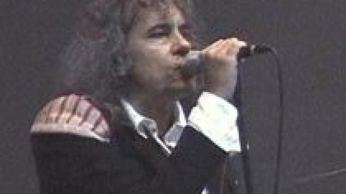 cristi minculescu a trecut testul iris a sustinut un concert de doua ore in bucuresti video