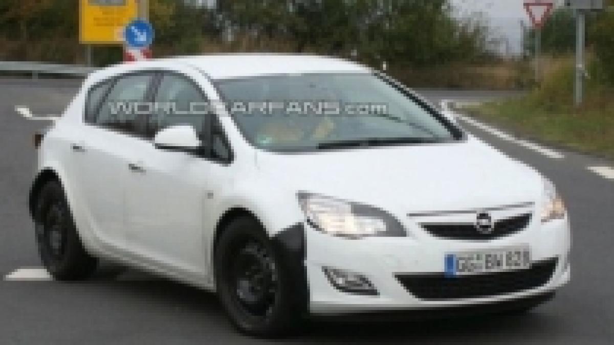 opel zafira a iesit la teste foto