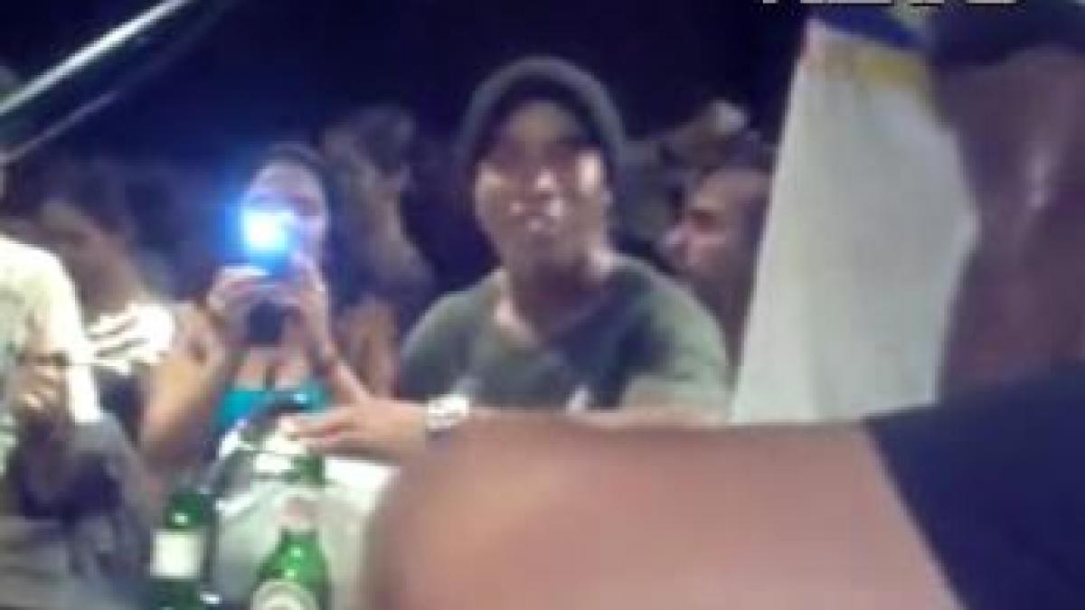 pe teren inchistat in cluburi dezlantuit ronaldinho face furori la un concert de la paris video