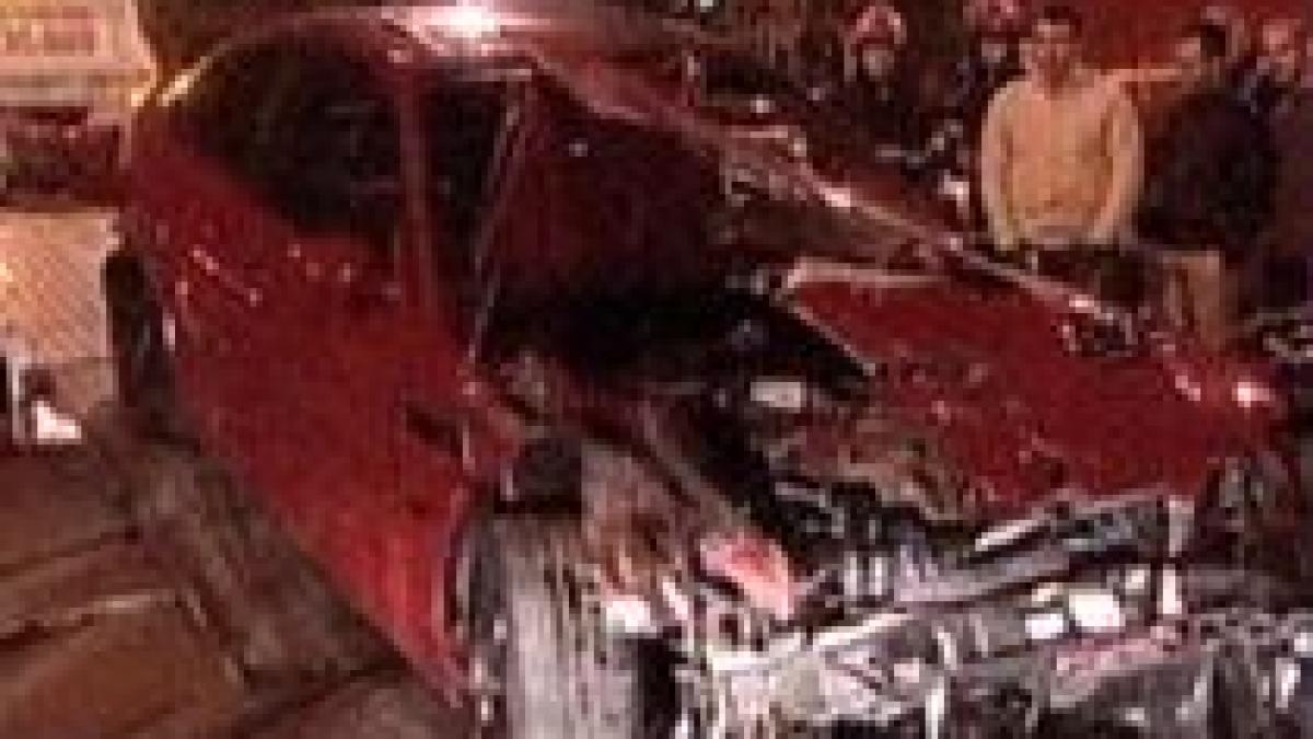 Viteză excesivă. A distrus cinci maşini în numai câteva secunde (VIDEO)