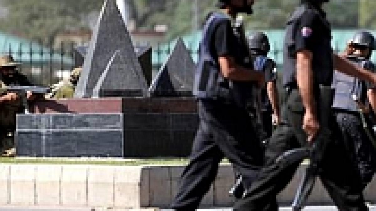 armata pakistaneza ia cu asalt propriul sediu central capturat de teroristi