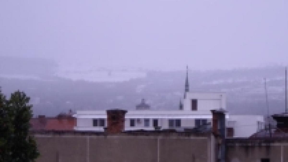 vreme rea si ninsori in toata tara orasul cluj napoca acoperit de zapada foto