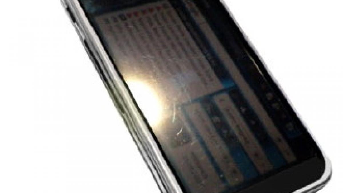 Nokia N920 - prototipul viitorului telefon inteligent apare pe internet (FOTO)