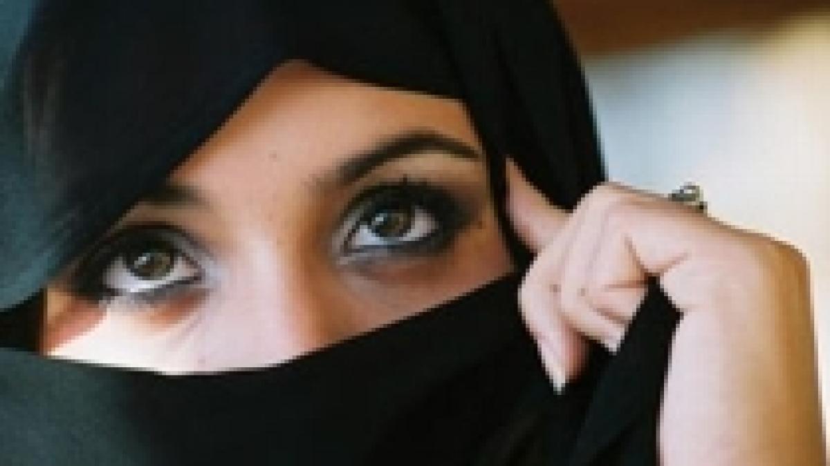 valul care transforma femeile musulmane in fantome subiect de disputa in statele ue