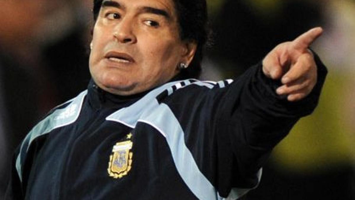 zece momente nebunesti din cariera lui diego maradona legenda si selectioner in argentina video