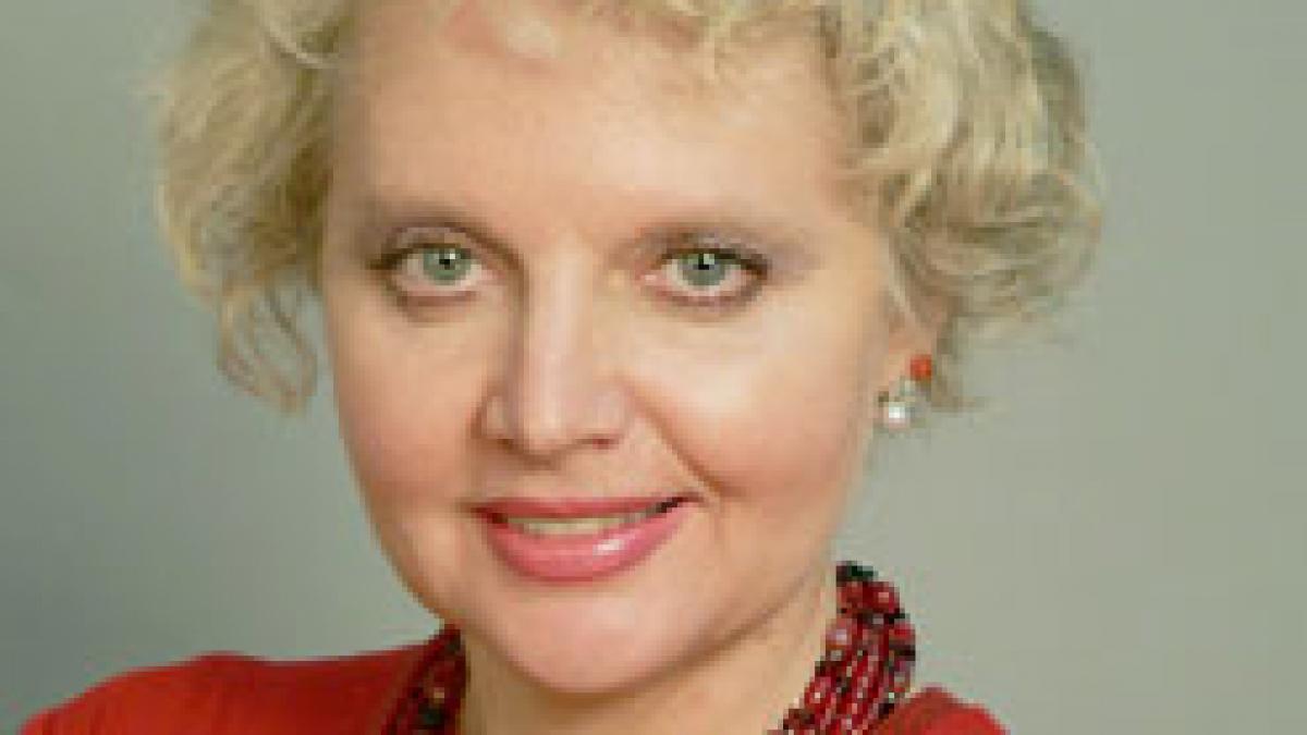 scriitoarea de origine romana domnica radulescu laureata in sua pentru un roman de fictiune