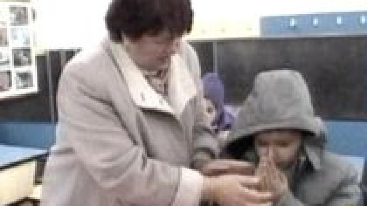 frig acasa frig si la scoala elevii din brasov stau in salile de clasa cu gecile pe ei video