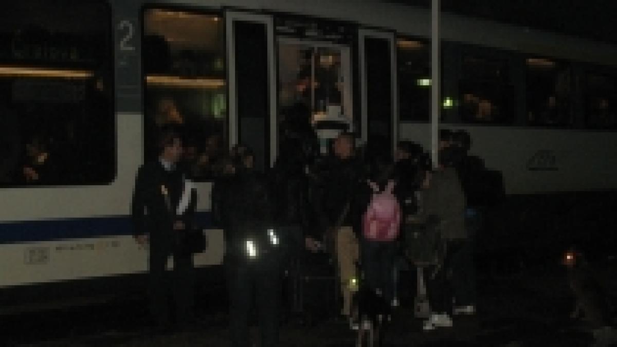 ne au dat jos si am ramas afara cum se calatoreste cu trenul in romania video