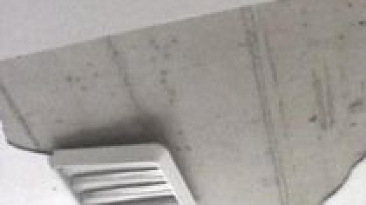 constanta profesor de la universitatea ovidius ranit de tencuiala desprinsa din tavan