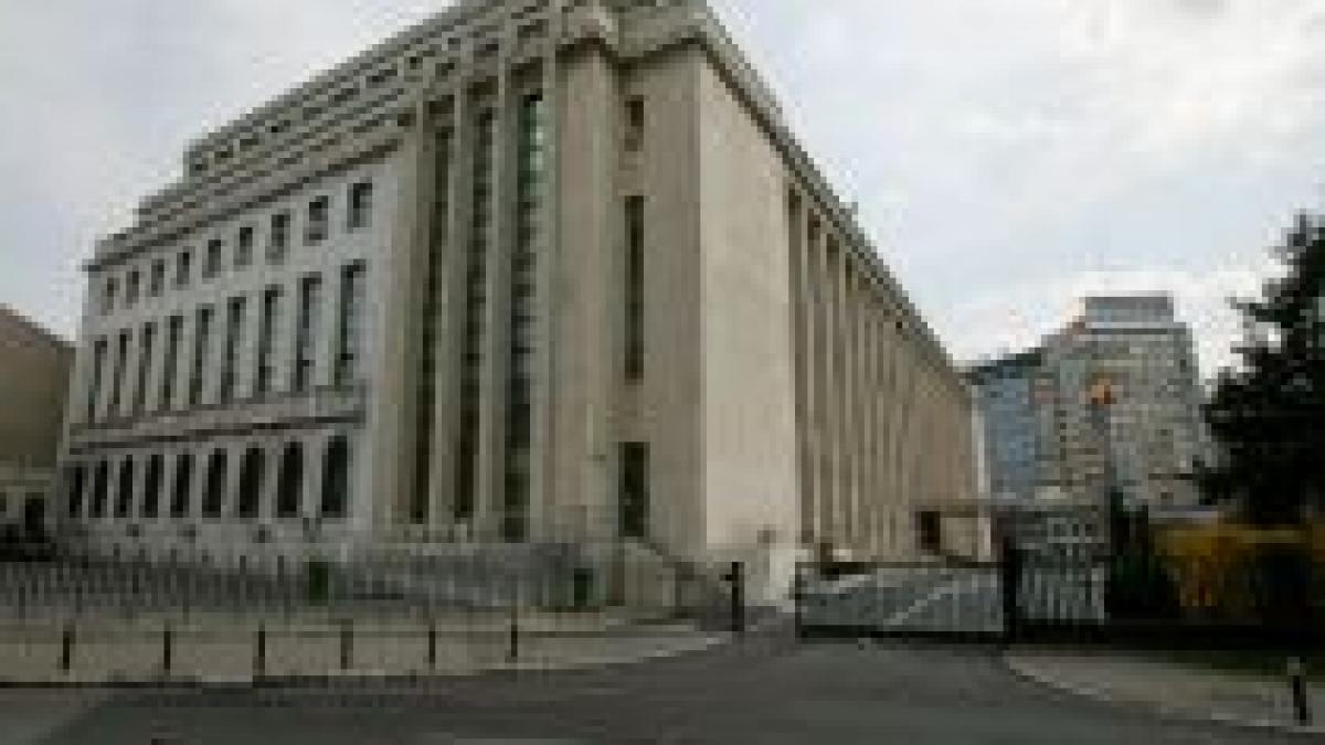 Guvernul a adoptat măsurile de organizare a referendumului simultan cu alegerile prezidenţiale
