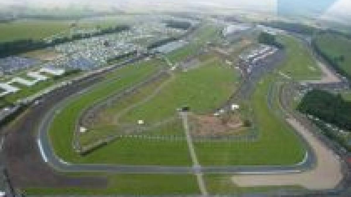 mp al angliei nu se va muta la donington park organizatorii n au putut strange destule fonduri