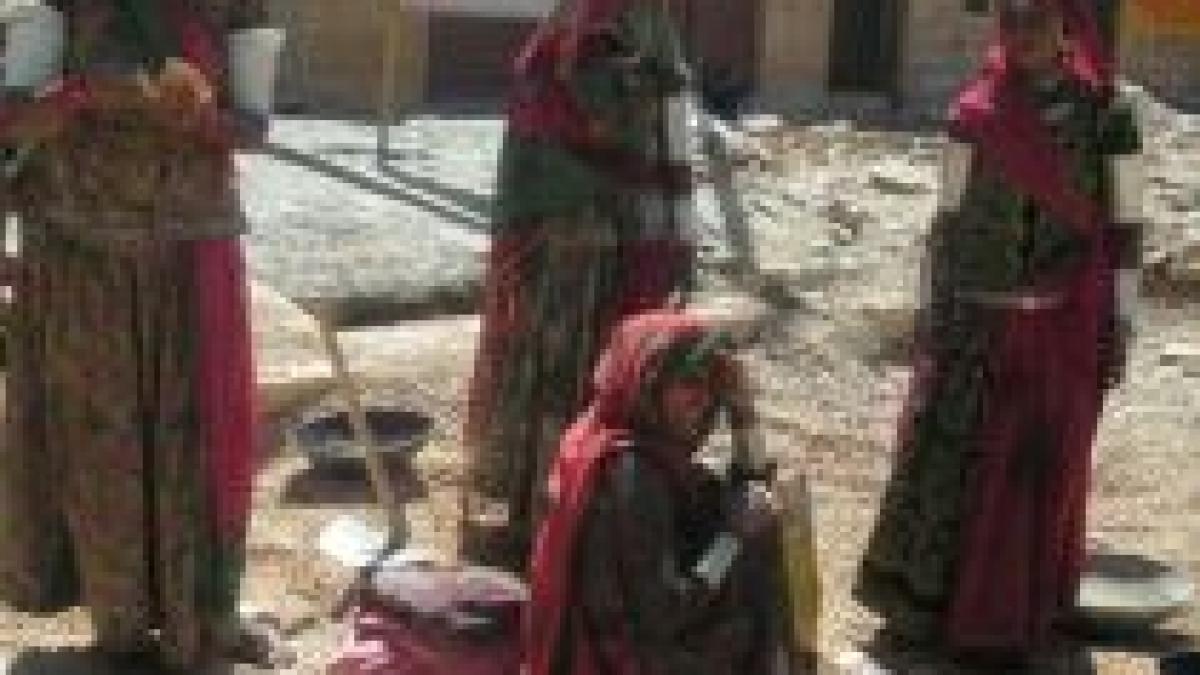 indienii isi vand nevestele camatarilor pentru a scapa de datorii