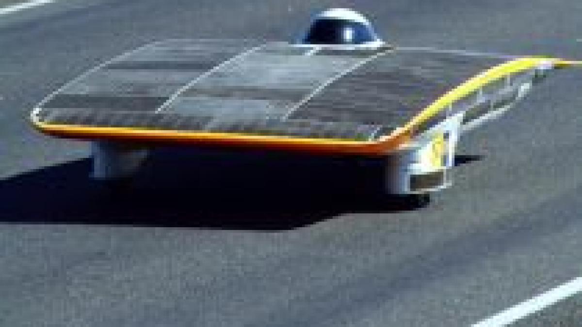 cursa inedita 32 de automobile solare participa la world solar challenge 2009