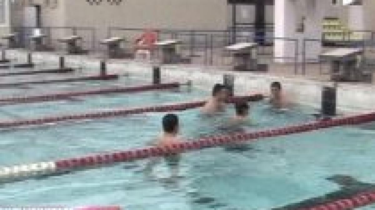 performanta la 5 grade celsius inotatorii romani se pregatesc in bazinul descoperit de la lia