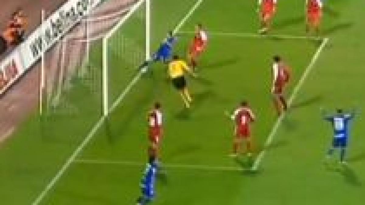 gafa formidabila un fotbalist de la dinamo zagreb a reusit sa rateze de pe linia portii video