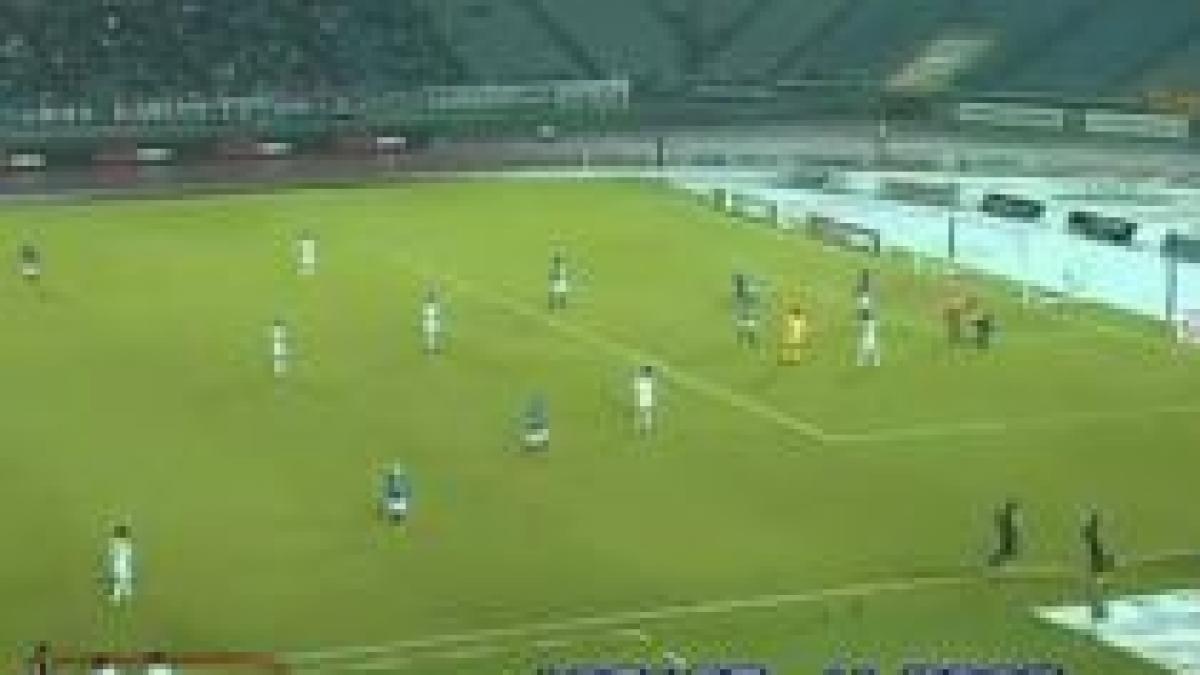 Fosta glorie iugoslavă Stojkovic înscrie golul anului şi e trimis în tribune (VIDEO)