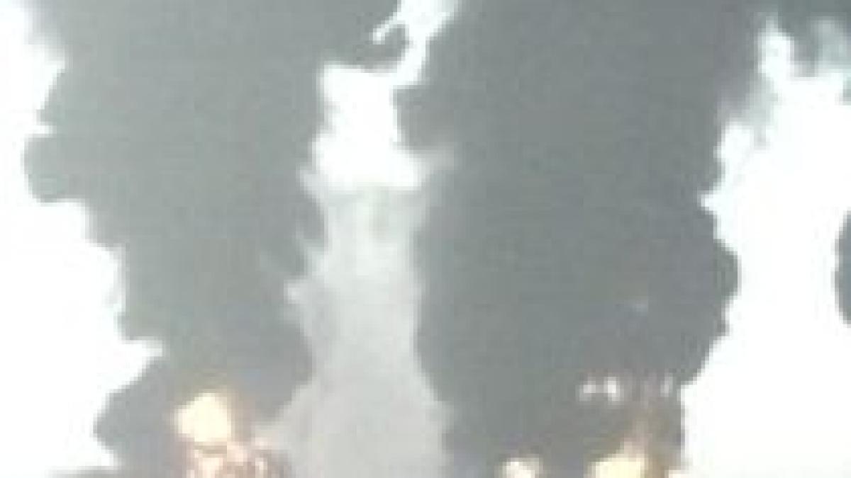 india sase oameni au murit dupa ce un depozit de combustibil a explodat