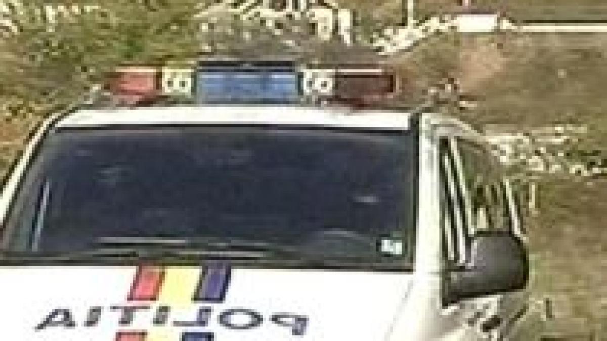 doi politisti din arges batuti de patru suspecti de furt video