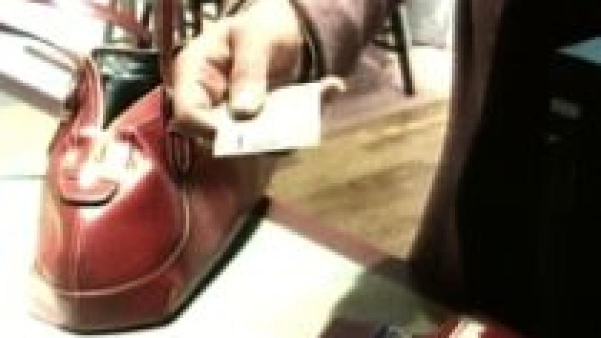 sua 500 de carduri clonate de o presupusa banda de romani