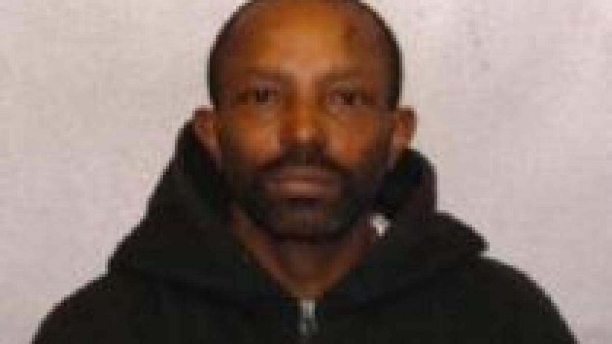 descoperire socanta politistii au gasit sase cadavre in casa unui fost condamnat pentru viol