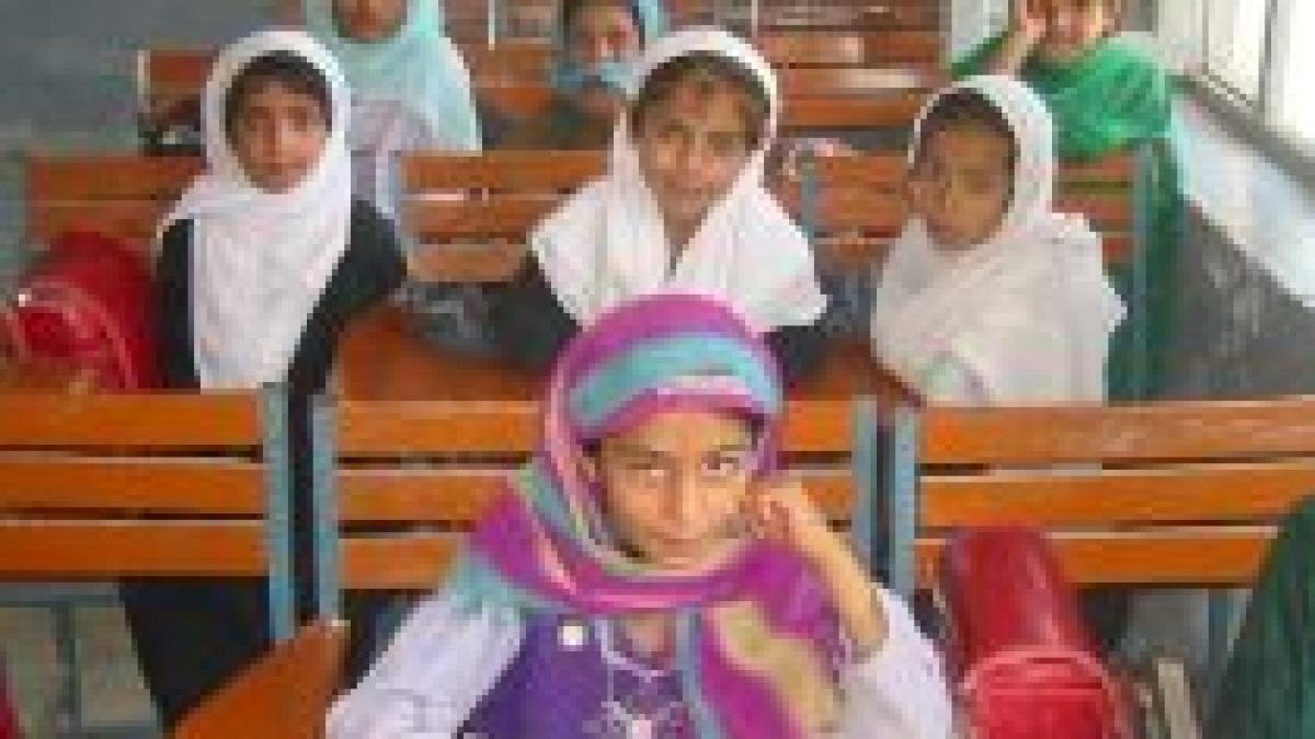 scolile din afganistan inchise trei saptamani din cauza gripei porcine