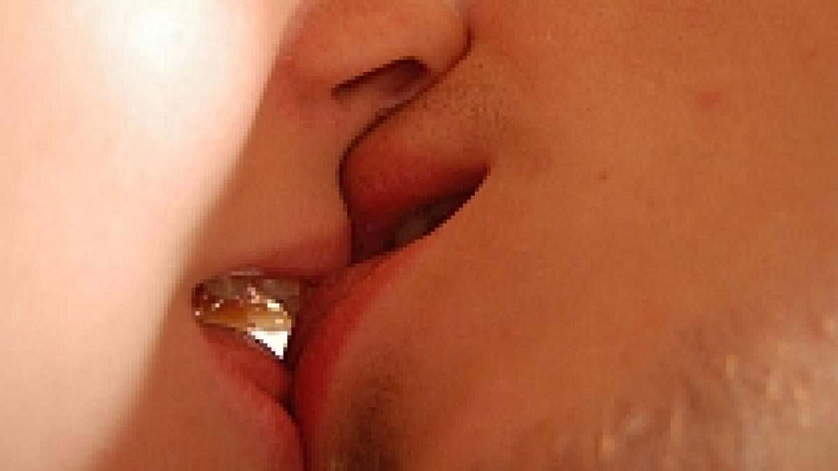 teorie sarutul a fost dezvoltat pentru a raspandi germenii