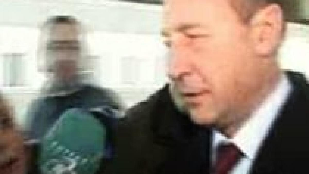 basescu enervat din nou de un reporter chiar asa nu se poate video