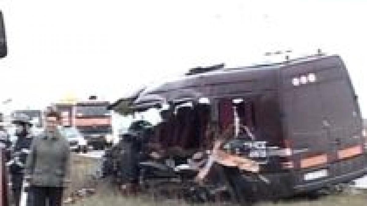 accident grav la constanta cinci morti dupa ce un microbuz s a ciocnit de un camion video