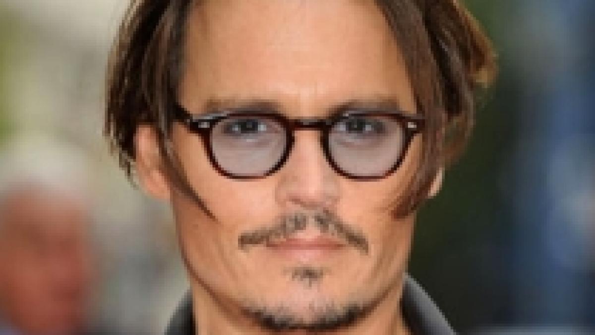 johnny depp si angelina jolie in filmul the tourist