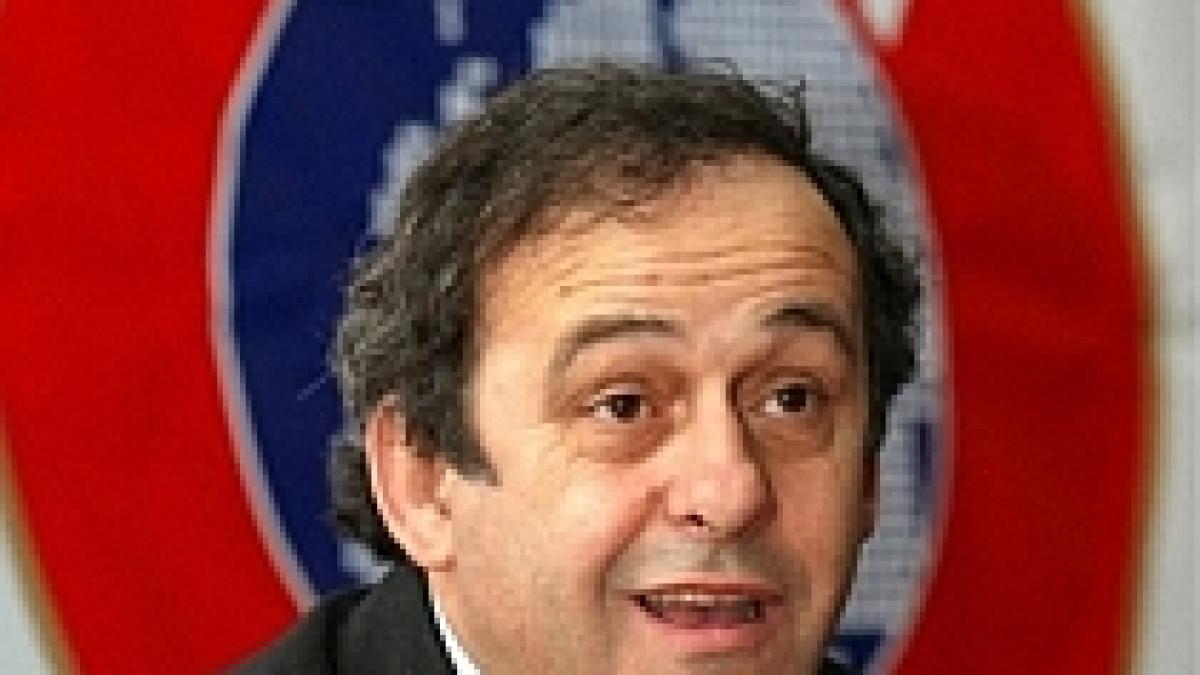 platini echipele au destui jucatori nu amanam meciuri daca iau unii gripa de tip nou