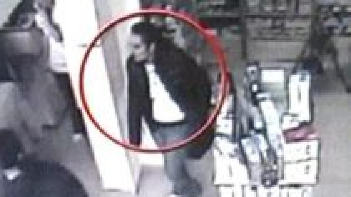 hoti de farmacie mai multe persoane surprinse la furat de medicamente video