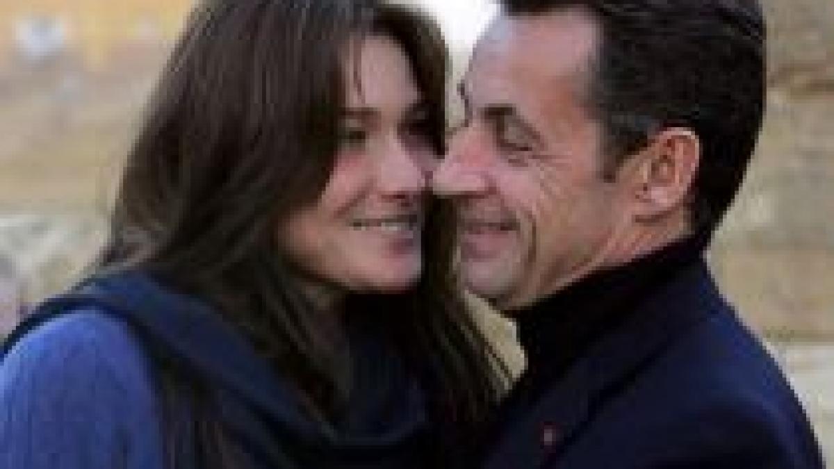 nicolas sarkozy i a cerut carlei bruni sa se retraga din viata publica