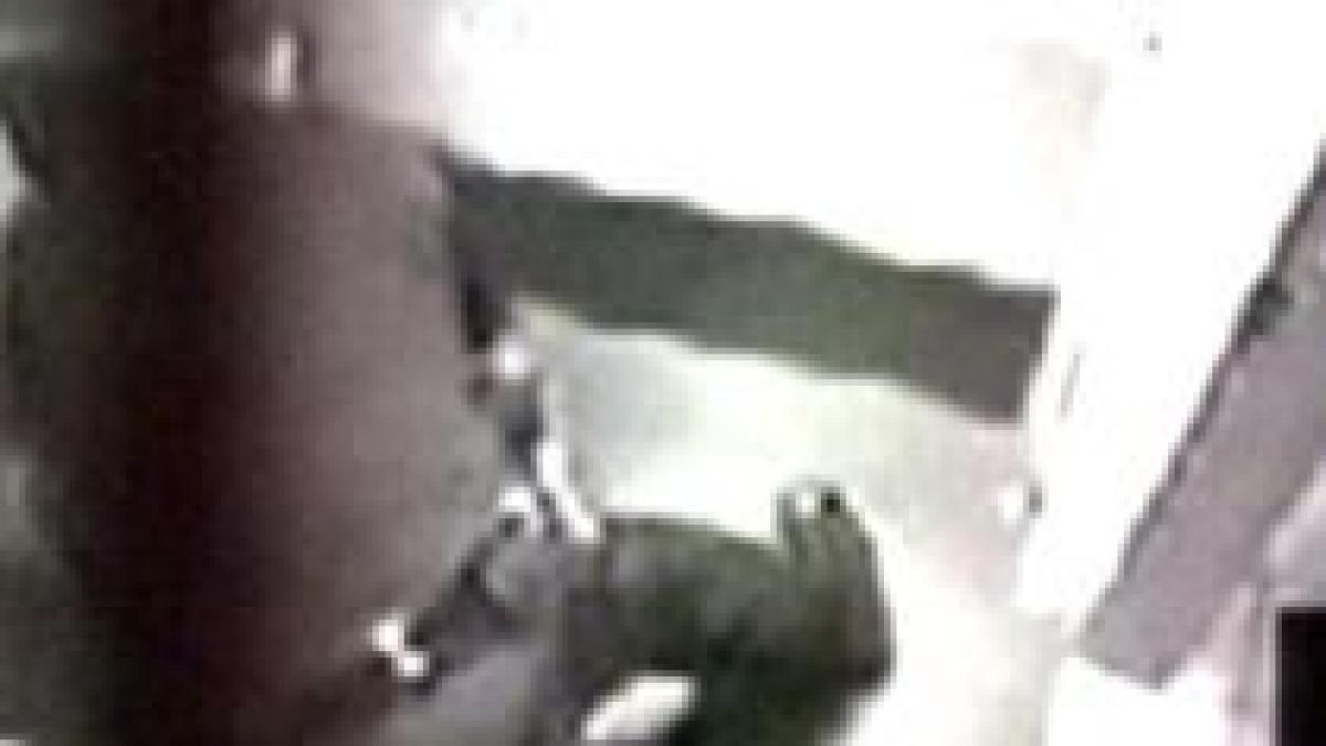 imagini socante intr o inchisoare din sua detinut torturat de un gardian video