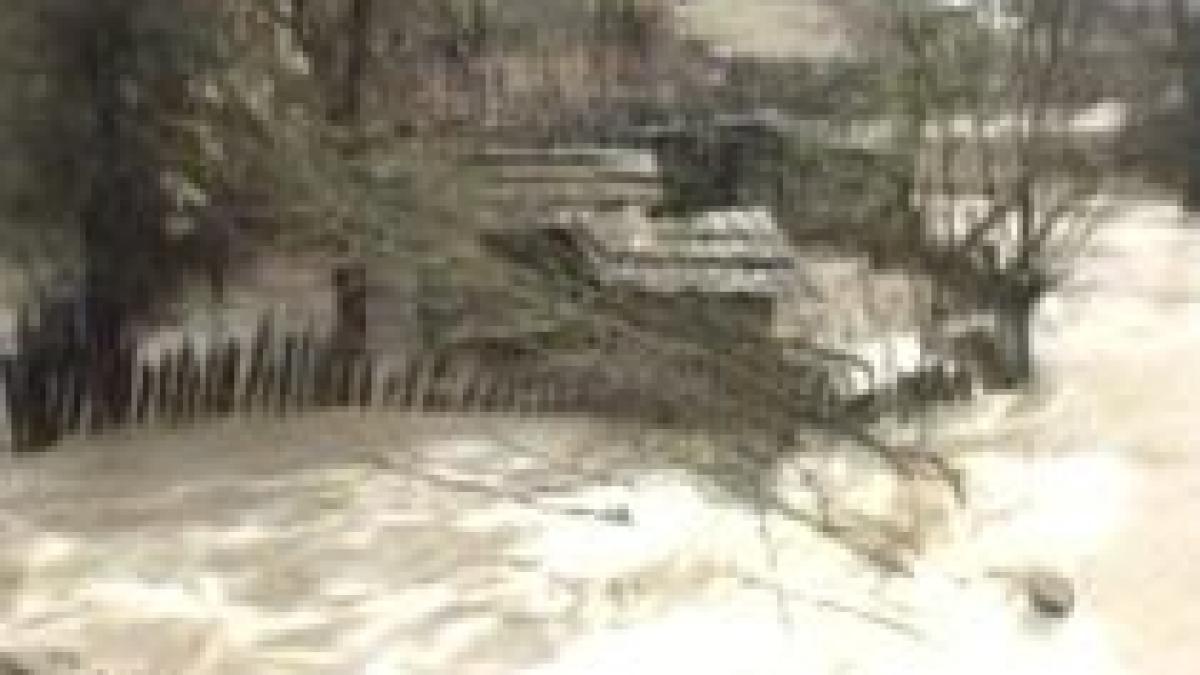 codul galben a intrat in vigoare mai multe zone afectate de inundatii vezi prognoza meteo video