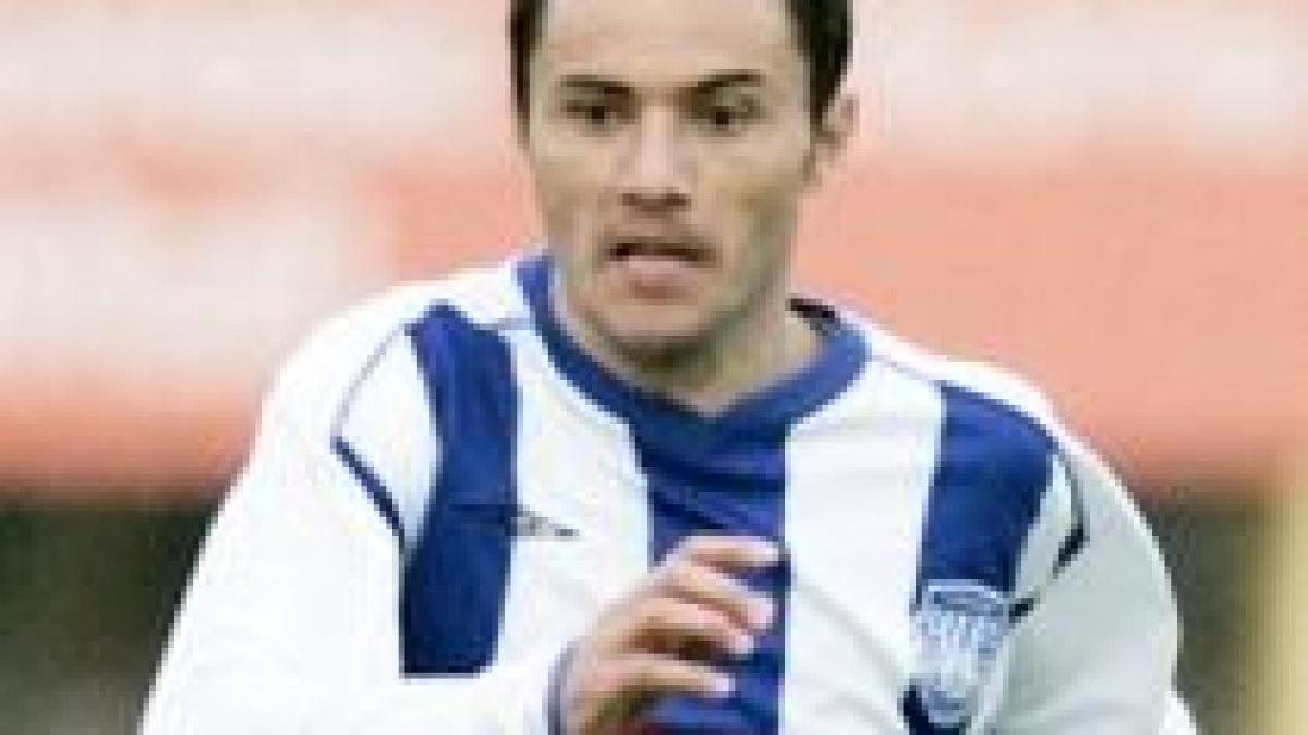 cornel buta primul fotbalist roman bolnav de gripa porcina poli iasi isi inchide portile