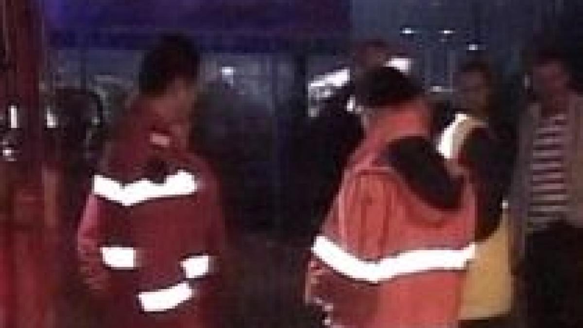 traficul rutier blocat pe dn1 f dupa ce o autocisterna incarcata cu acid azotic s a rasturnat