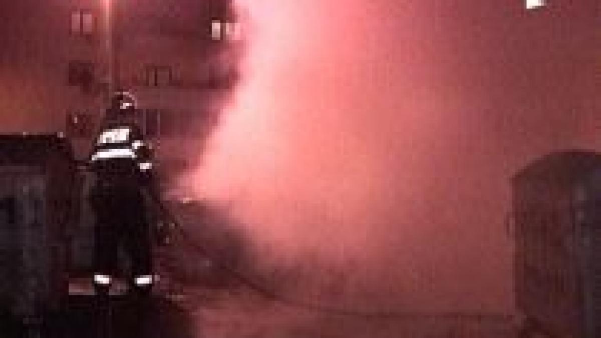 o masina din constanta a ars din cauza unui scurt circuit video