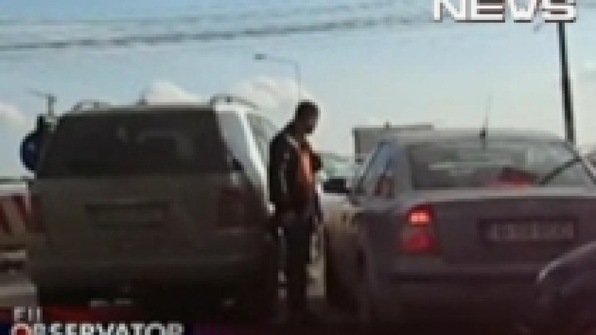 violenta la volan a vrut sa ia la bataie un sofer pentru ca nu l a lasat sa schimbe banda video