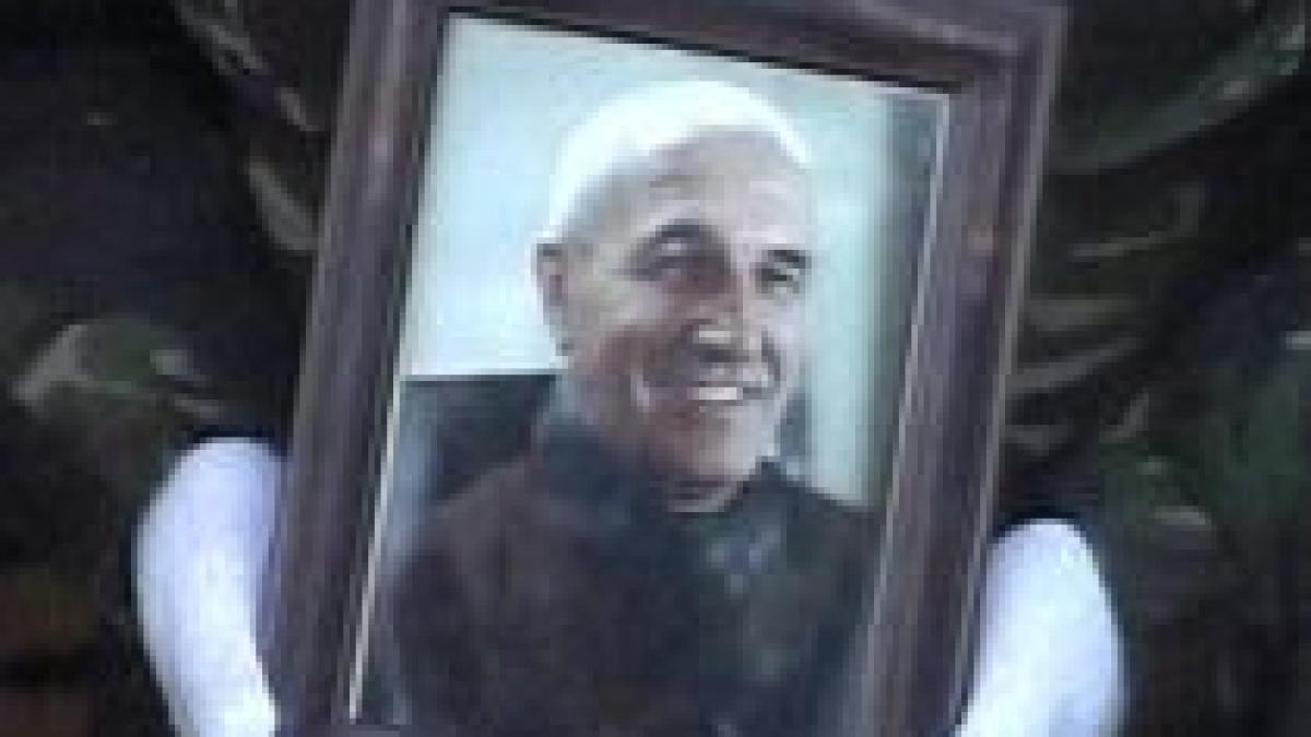 gheorghe dinica a fost inmormantat cu onoruri militare la cimitirul bellu video