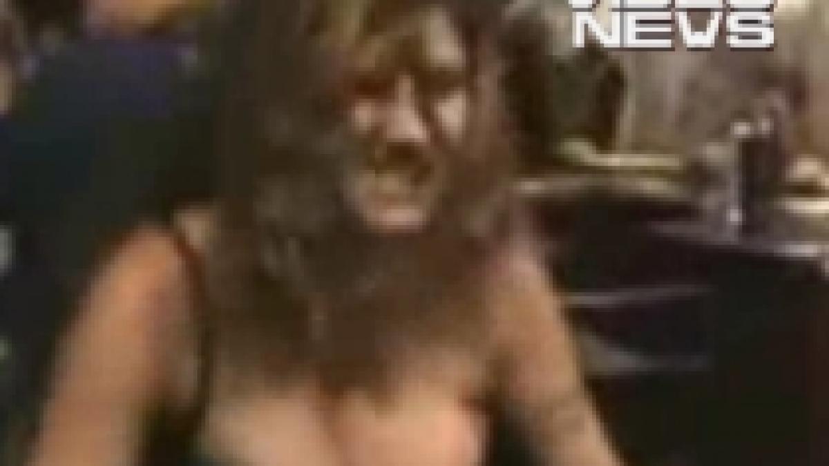 sani scapati de sub control si a aratat pieptul intr o emisiune tv video