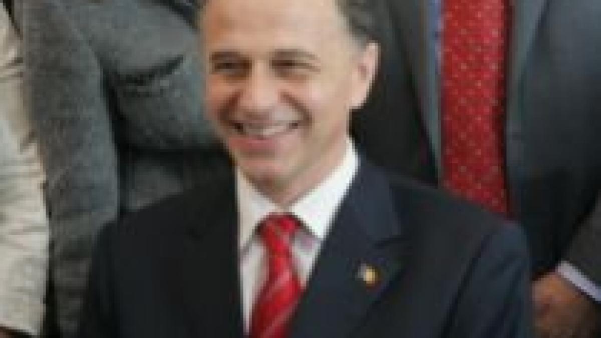 mircea geoana confruntarea dintre antonescu si basescu o intalnire intre doi candidati usor